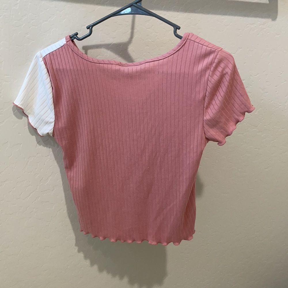 Split Color Top - Picture 2 of 2